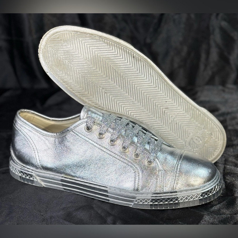 RARE! 2017 Chanel Sneakers - Picture 4 of 6